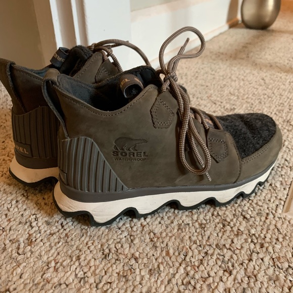 SOREL Kinetic Caribou Snow Boot in Olive/Grey - Picture 4 of 8